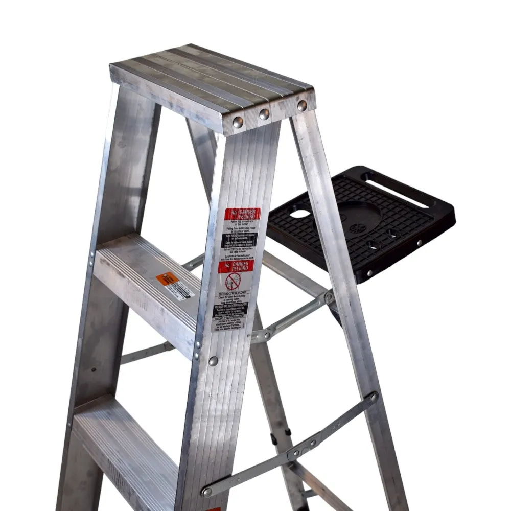 Escalera de Tijera Aluminio Akron 7 Escalones con Plataforma de Aluminio y Porta Cubeta 77-25